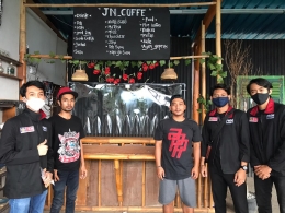 Foto bersama pemilik cafe JN_COFFE/dokpri