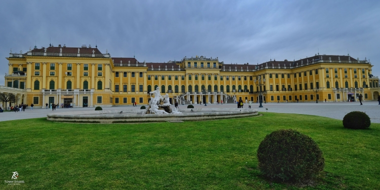 Istana Musim Panas Schoenbrunn - Wina. Sumber: koleksi pribadi