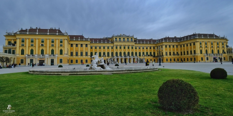 Istana Musim Panas Schoenbrunn - Wina. Sumber: koleksi pribadi