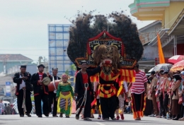 Reog Ponorogo (Jawa Timur) mengikuti karnaval Toboali City on Fire, Bangka Selatan (foto:agusyaman)