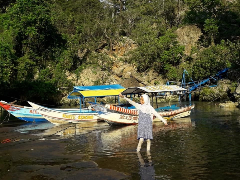 Di pantai Baron Desember 2019, Teteh belajar asal muasal ikan laut kesukaannya (Dokpri) 