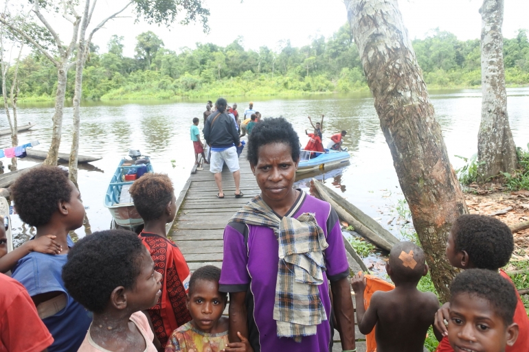 sekelompok anak di Kampung Pupis-Asmat Papua.Dokpri