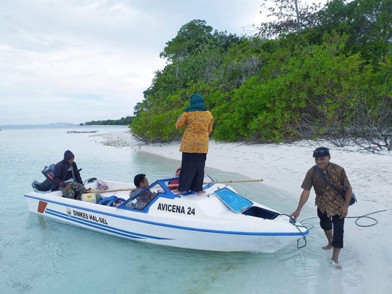 Moda transportasi pusling laut. Dokumentasi : Anyong