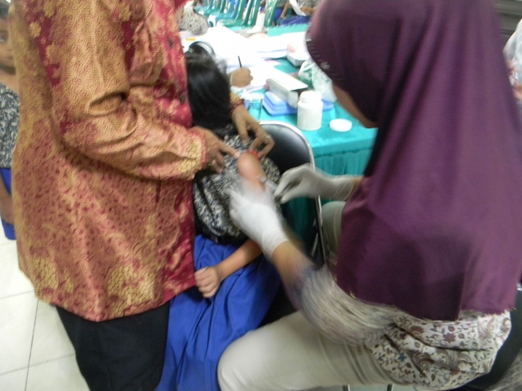 Kegiatan Imunisasi selalu menjadi momok bagi siswa di sekolah dasar. - Dokumentasi Pribadi