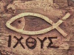  Ichthus, simbol yang digunakan oleh orang Kristen perdana (gambar dari ufologov.net)