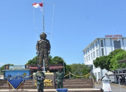 Monumen penyelam TNI AL dengan alat selam klasik Mark V Dinas Penyelamatan Bawah Air Koarmada II, sumber foto : koarmada2.tnial.mil.id, 26/8/2020.