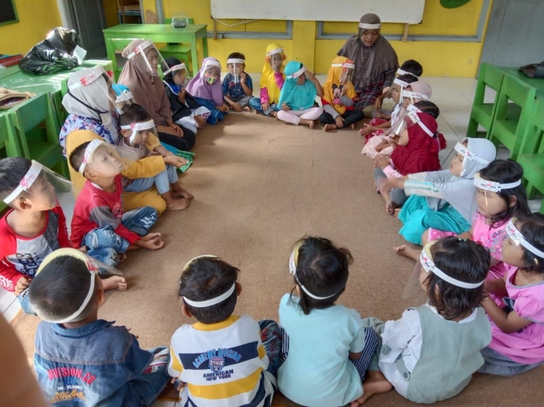 Anak-anak melakukan pembelajaran tatap muka dengan protokol kesehatan/dokpri