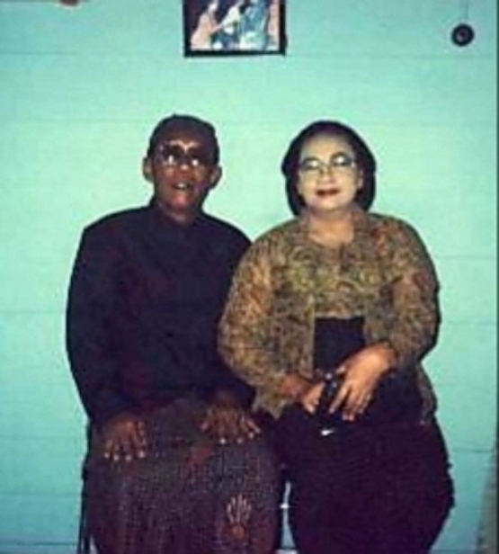 ibu dan bapakku ( dok pri )