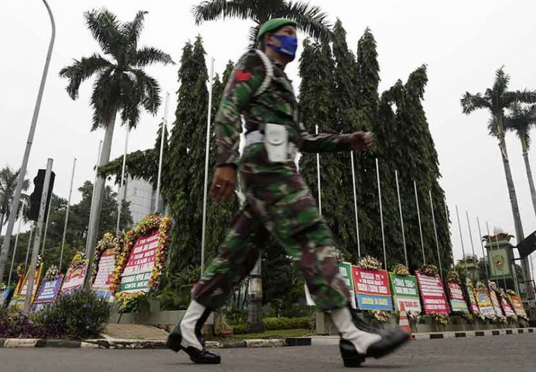 Karangan bunga di Makodam Jaya, Cililitan, Jakarta Timur. (Foto: Aktualita.id)