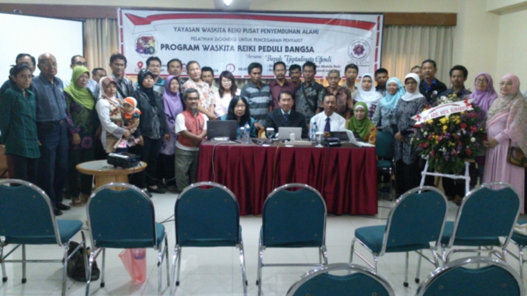 Bersama teman teman Surabaya (dok pribadi)