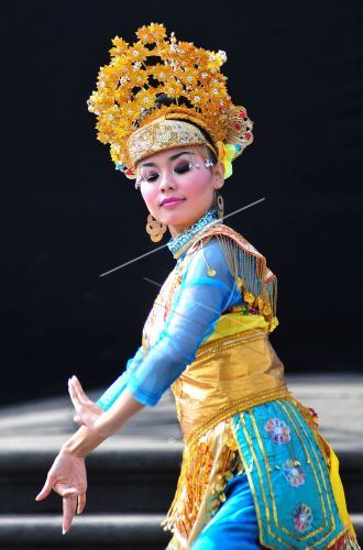 Tari yapong Betawi / Antarafoto