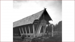 Lumbung Padi di Dusun Lolo Gedang, Kerinci. Sumber: tropenmuseum.com