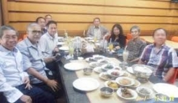ket.foto: makan bersama  mantan murid,tahun lalu/dokpri