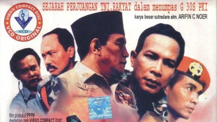 Poster film tentang penumpasan G 30S PKI karya sutradara Arifin C Noer yang diproduksi ketika Soeharto berkuasa (Foto: detik.com).