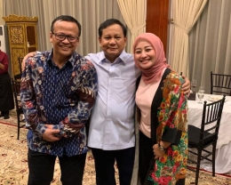 Edhy Prabowo (kiri), Prabowo Subianto (tengah), dan Iis Rosita Dewi (kanan) | Instagram @iisedhyprabowo via pikiran-rakyat.com