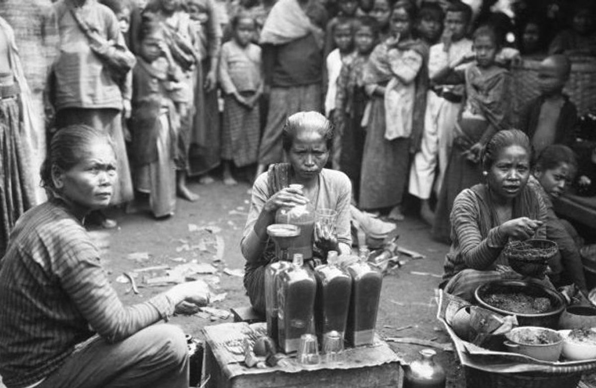 Mengenal Jamu Sebagai Obat Tradisional Keluarga Indonesia: Dari Sejarah ...