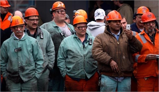 Ilustrasi Blue Collar (pekerja kerah biru). | Nytimes.com