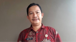 Foto Kartino Ali, guru SMP Kota Cirebon (KOMPAS/Abdullah Fikri Ashri)