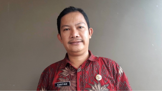Foto Kartino Ali, guru SMP Kota Cirebon (KOMPAS/Abdullah Fikri Ashri)