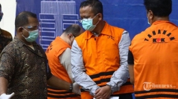 Menteri Kelautan dan Perikanan Edhy Prabowo usai menjalani pemeriksaan di Gedung KPK, Jakarta Selatan, Rabu (25/11/2020). (Foto: Tribunnews.com) 