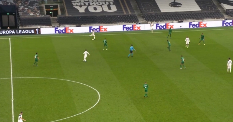 Jarak tendangan Winks yang berbuah gol. Gambar: Twitter/EuropaLeague