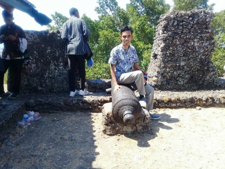 Meriam di keraton Kesultanan Buton (Dok.Pribadi).
