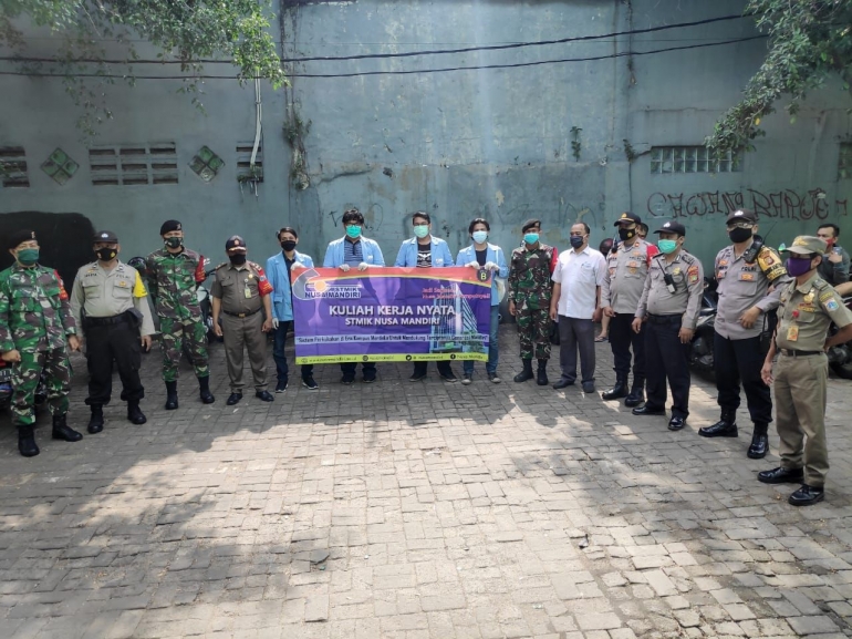 Foto bersama TNI, Kepolisian dan Satpol PP| Dok. Satpol PP Kec. Kramat Jati 