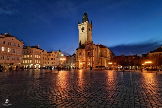 Suatu malam di Alun-alun Kota Tua Praha. Sumber: koleksi pribadi
