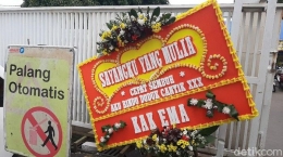 Karangan bunga di RS UMMi Bogor. (Foto: Detik.com)