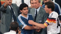 Maradona dan Lothar Mathaus (sumber: DW.com)
