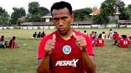 Taufiq Kasrun di sela latihan di Lapangan Unesa Ketintang Surabaya. Foto: pshw