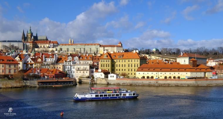 Panorama Praha dan Sungai Vltava. Sumber: koleksi pribadi