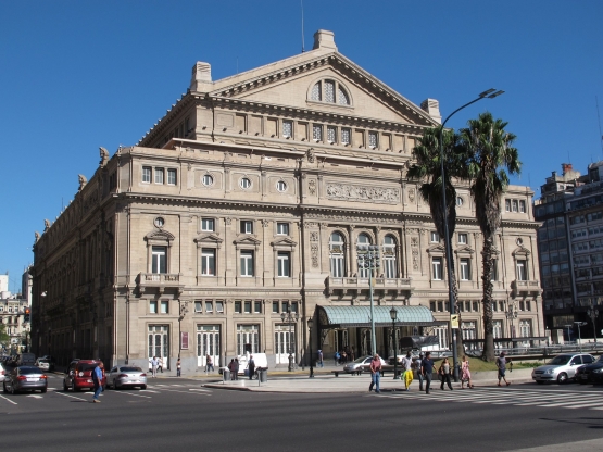 Teater Columbus - Buenos Aires. Sumber: Andrzej Otrebski / wikimedia