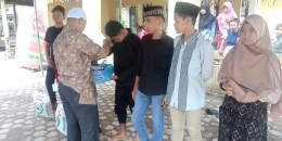 Pemberian santunan anak yatim Gampong Blang Dalam Ulee Glee Pidie Jaya. Foto: WhatsApp Group Info Blang Dalam| dokpri 