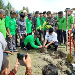 Gerakan penanaman pohon secara nasional di Aceh Barat (foto dok pri).