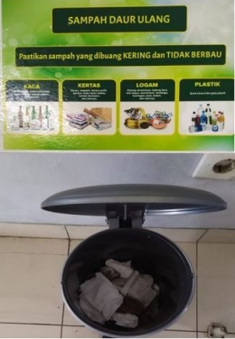 Gambar: Tempat Sampah Daur Ulang di ruang kelas. DokPri