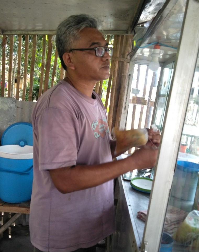 Pak Misman Penjual Es Pleret (dok.pri)