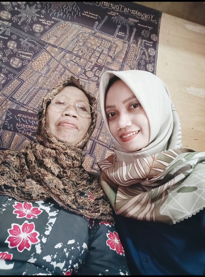 Aku dan Ibuku (dokumentasi pribadi)