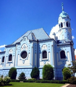St. Elizabeth Church yang lebih dikenal dengan nama Blue Church karena warna bangunan yang biru seluruhnya. Sumber: dokpri