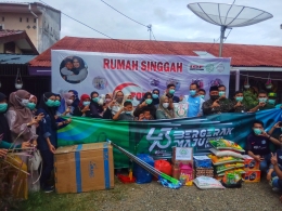 BPJAMSOSTEK Banda Aceh menyerahkan sembako, perlengkapan alat bersih dan uang tunai kepada C-Four, Dokpri
