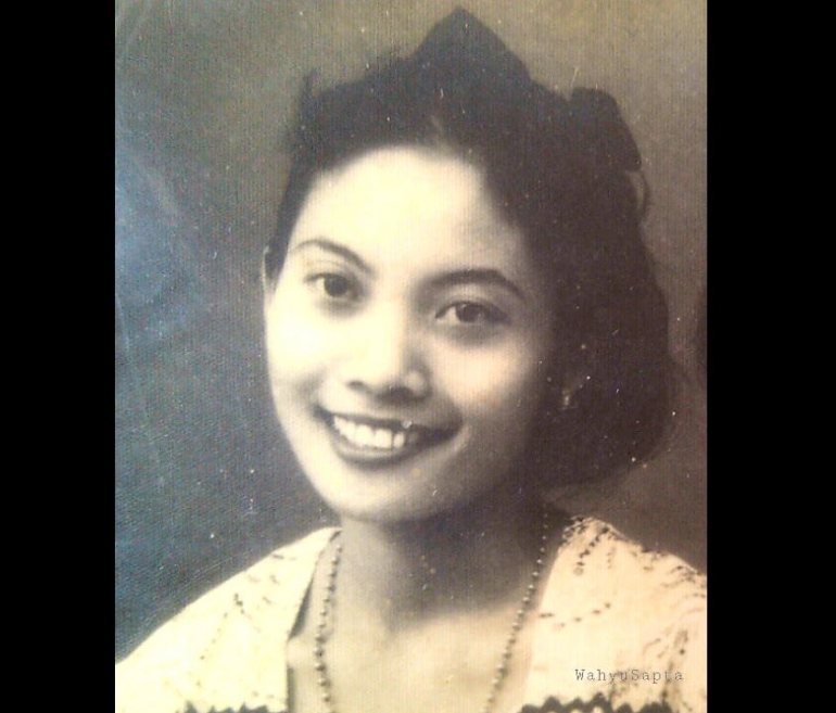 Ibu saya ketika masih muda. Cantik, ya. Betapa saya mencintainya. Foto: dokumen pribadi.