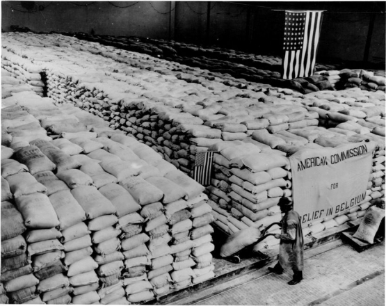 Bantuan Kebutuhan Hidup Pasca Perang, 1945 (Sumber: hoover.archive.gov)