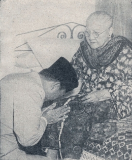 Soekarno dan Ibunya/ Wikimedia Commons