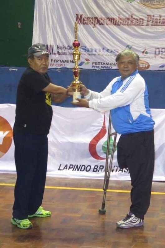 kitabisa.com/pejuang100kakipalsu