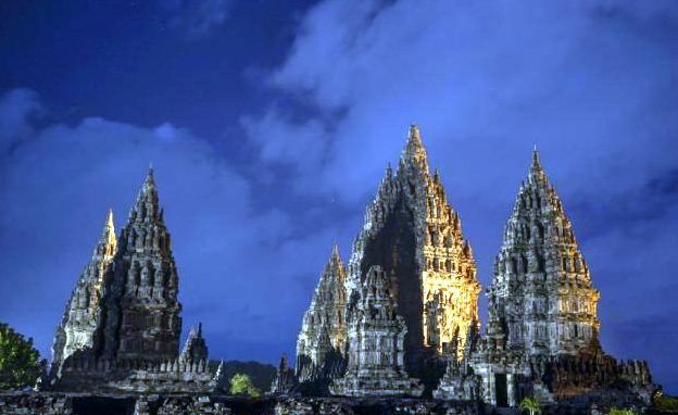 Candi Prambanan. | https://borobudurpark.com/