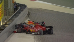 Insiden melibatkan Ferrari, Red Bull Honda dan Racing Point Mercedes (sportsrush.com)