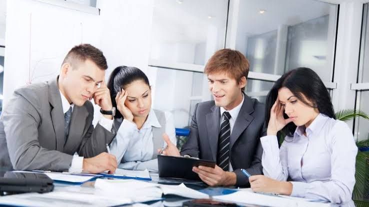 Setiap karyawan tentu memiliki reaksi dan respon masing-masing dalam menyikapi persoalan dalam organisasi. (Sumber:hipwee. com) 