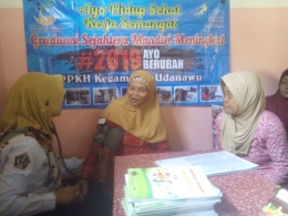 Cek Up kesehatan KPM Desa Ringinanom Kec. Udanawu (Sumber : Pendamping PKH Kec.Udanawu)