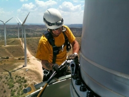 Pekerjaan teknisi turbin angin (wind turbine engineer) diproyeksikan menjadi salah satu karier yang tumbuh paling cepat di Amerika Serikat, dengan gaj