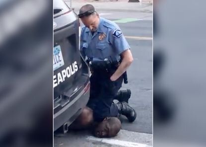 Insiden tewasnya George Floyd saat ditahan polisi di Minneapolis, Minnesota, Amerika Serikat, Jumat (29/5/2020). Sumber foto: BBCNews.com